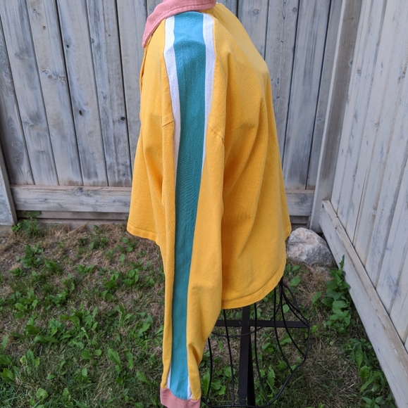 Simon's Retro Long Sleeve Collared Crop Top - Picture 7 of 11